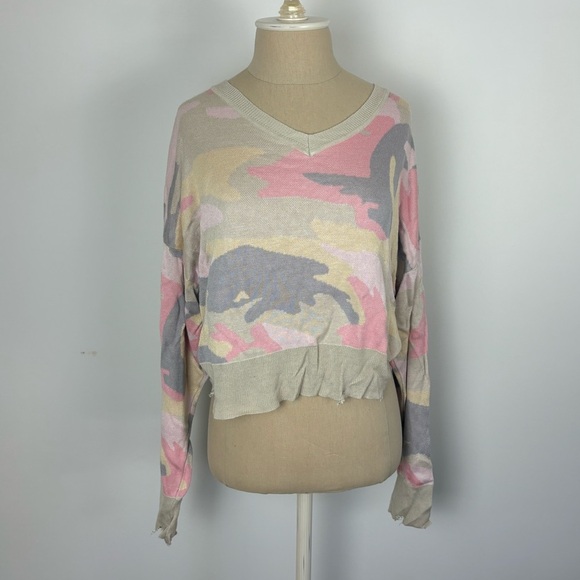 Le Lis Camo Sweater Pastel Distressed Lightweight M - Picture 1 of 5